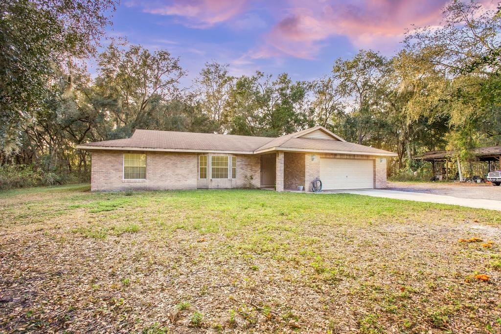 Property Photo: 426 Pleasant Oaks Trail FL 32764