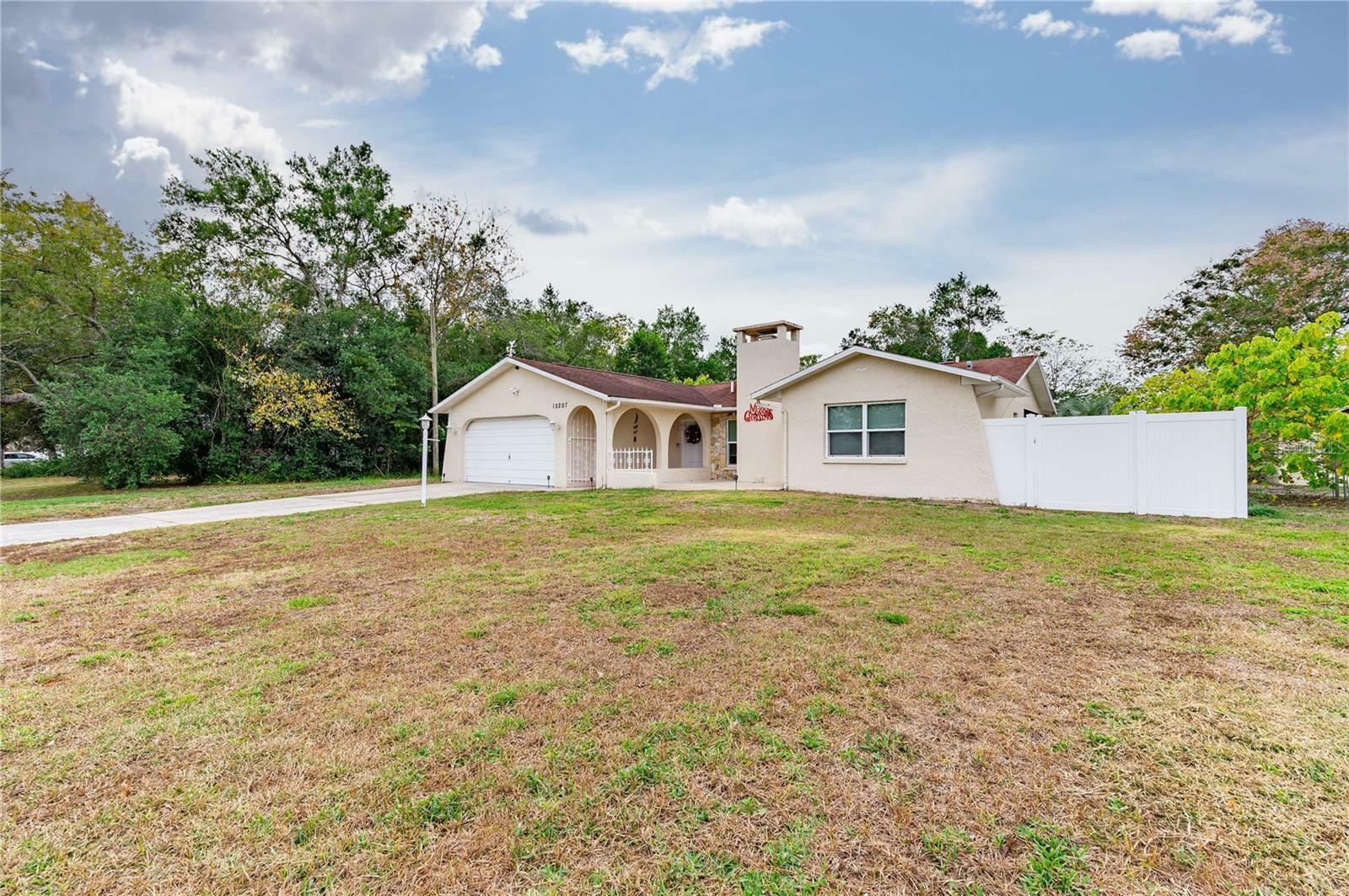 Property Photo:  10207 Hayward Road  FL 34608 