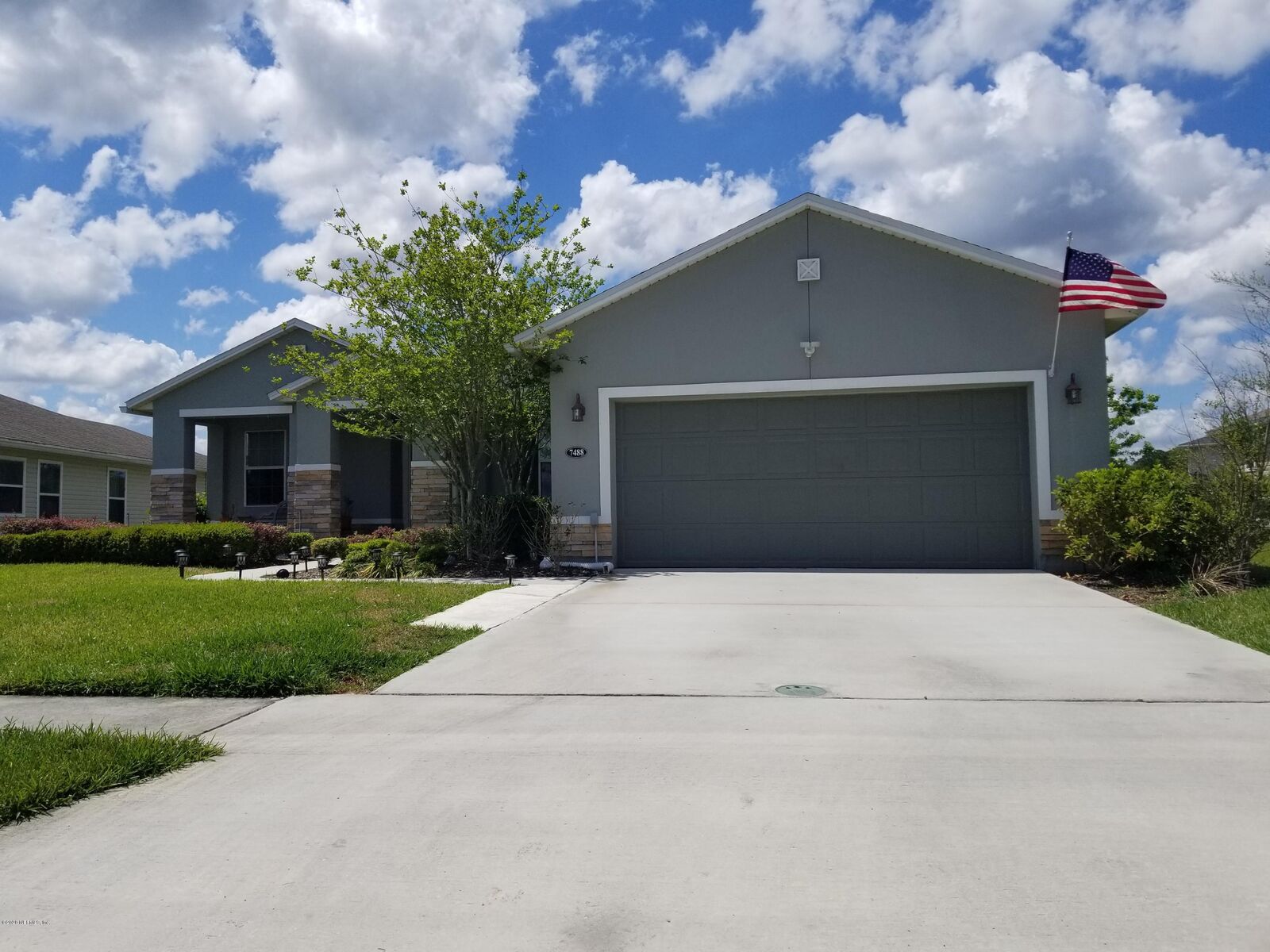 Property Photo:  7488 Westland Oaks Drive  FL 32244 