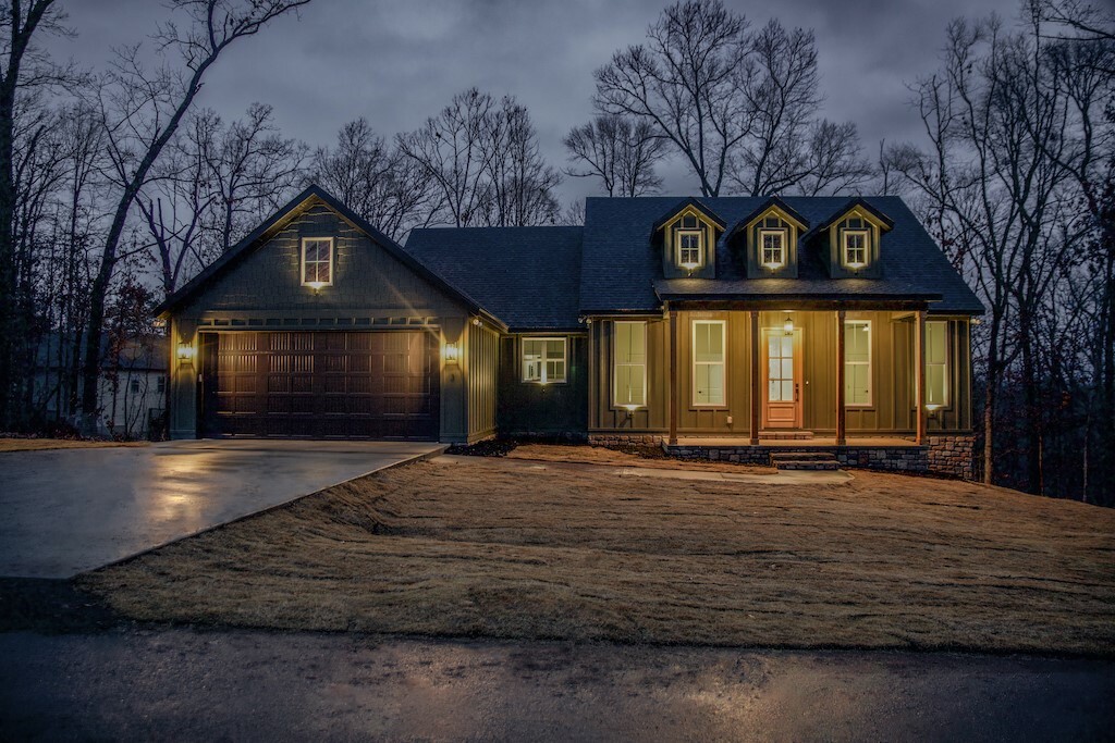 Property Photo: 3 Hilpsford Lane AR 72714