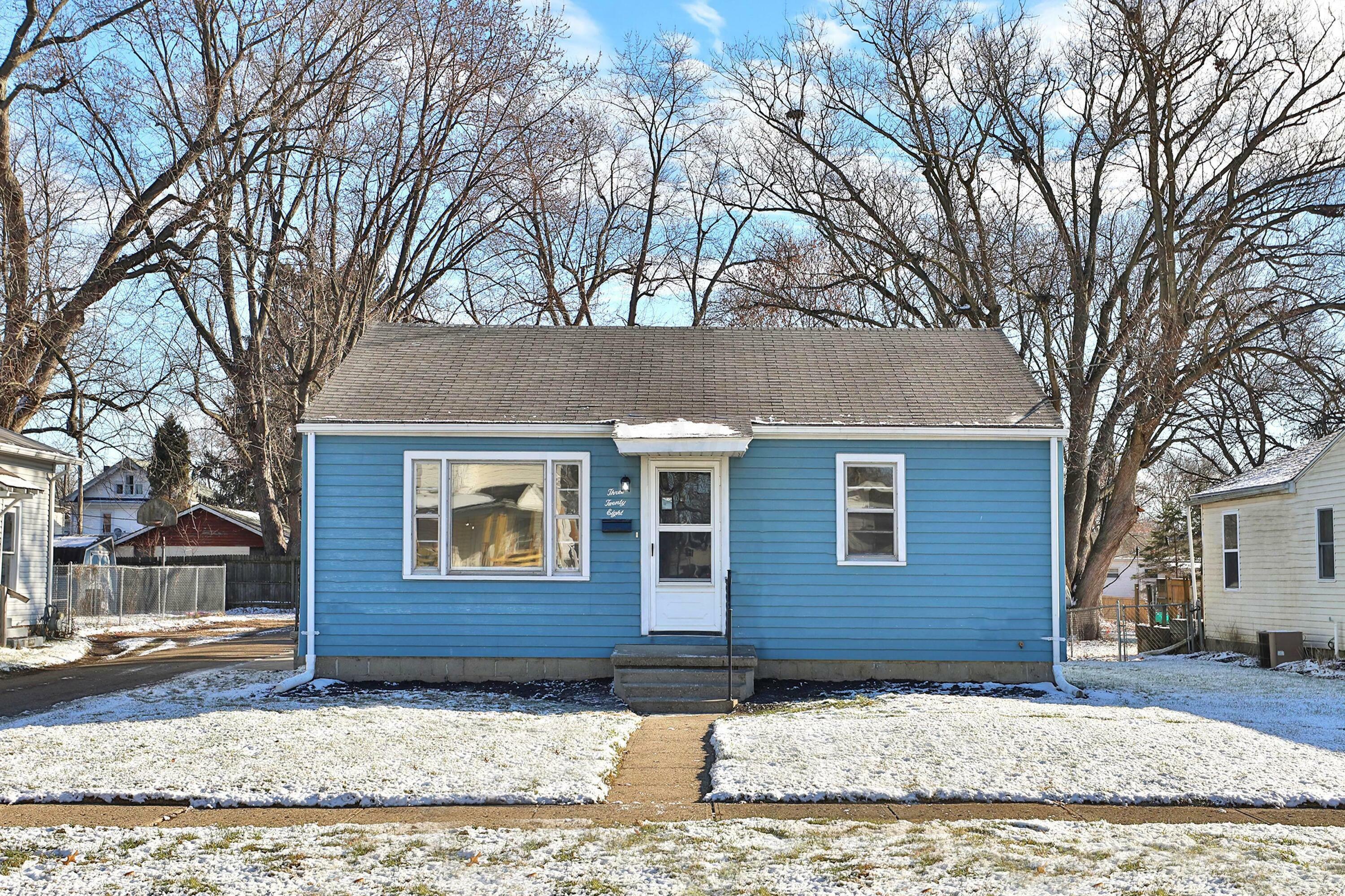 Property Photo:  328 Eddy Street  OH 43055 