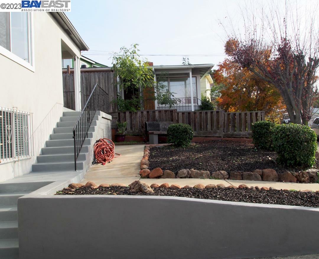 Property Photo:  6529 Claremont Ave  CA 94805 