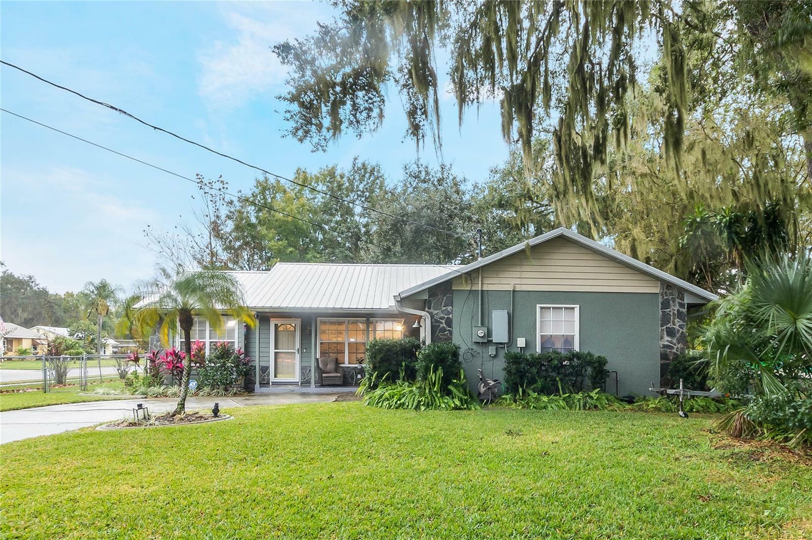 Property Photo:  1401 Cypress Avenue  FL 34769 