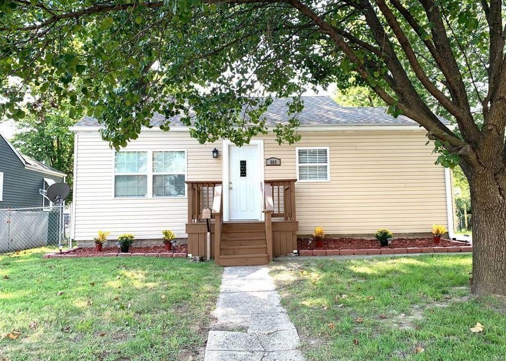 Property Photo: 609 Lincoln Avenue IL 62024