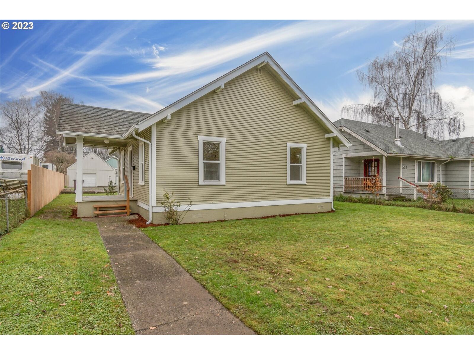 Property Photo: 551 17th Ave WA 98632