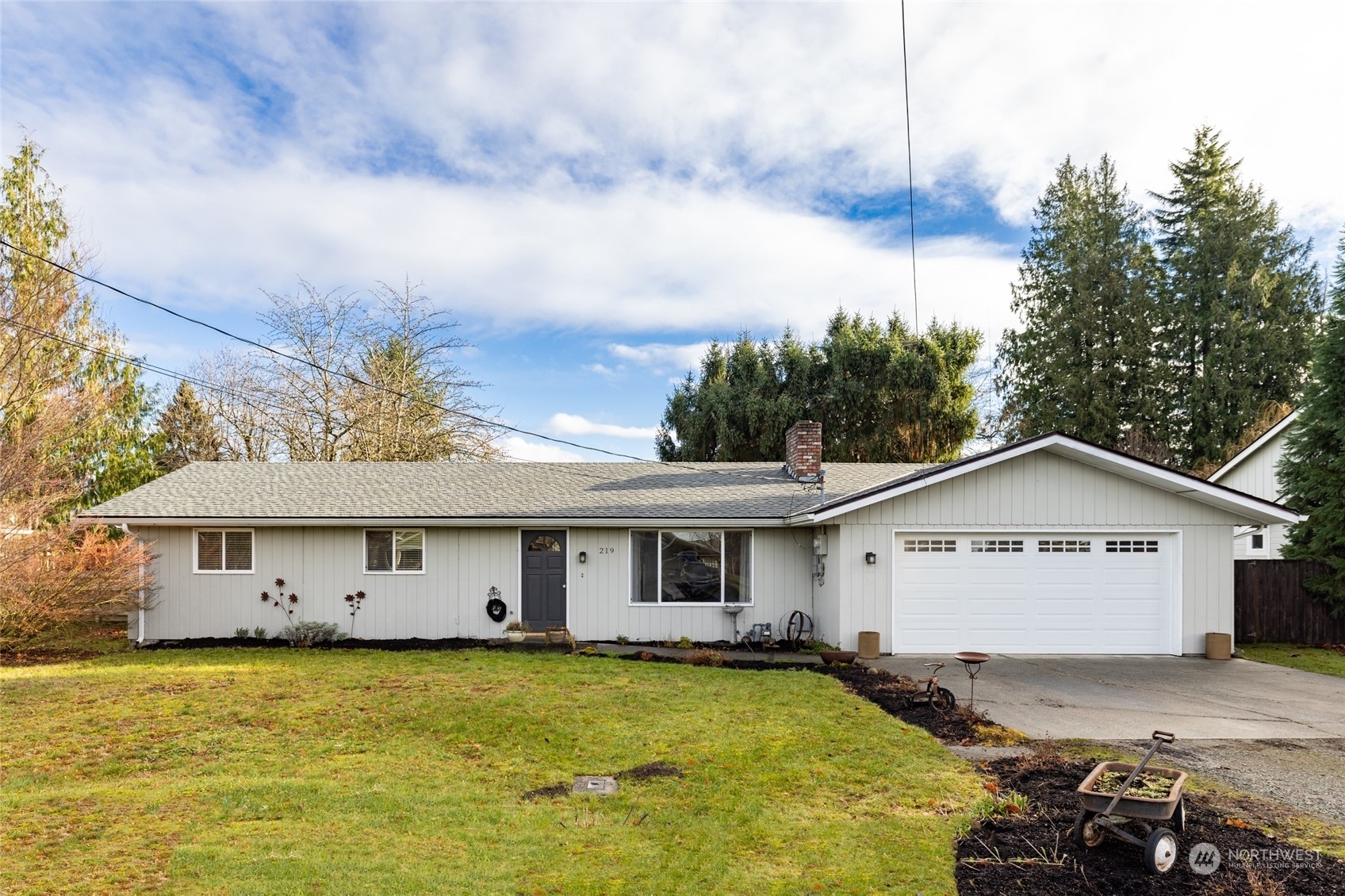 Property Photo:  219 N Ball Street  WA 98284 