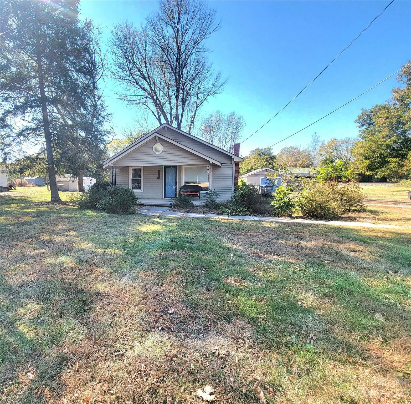 Property Photo:  2814 Ridge Avenue S  NC 28025 