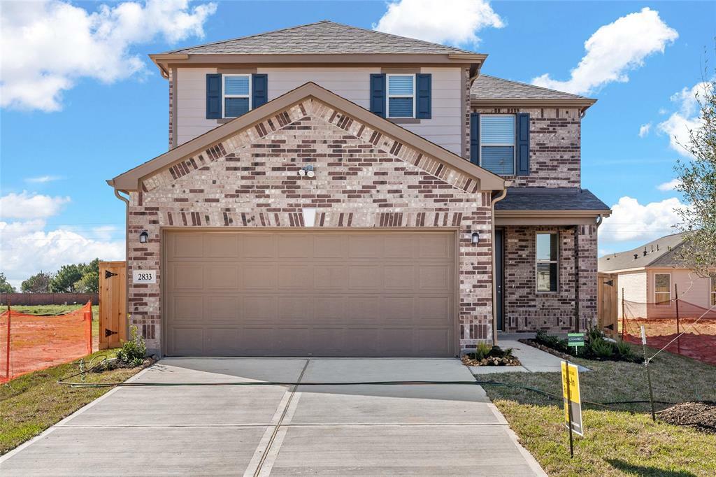 Property Photo: 2833 Shimmer Edge Drive TX 77493