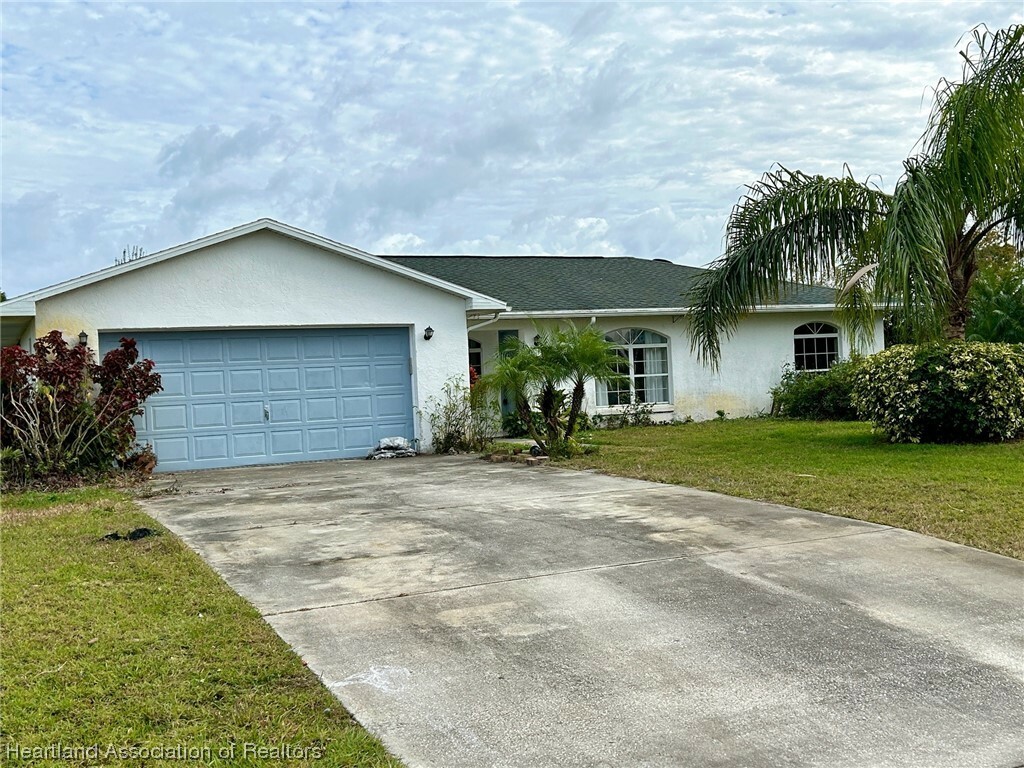 Property Photo:  401 Maya Drive  FL 33876 