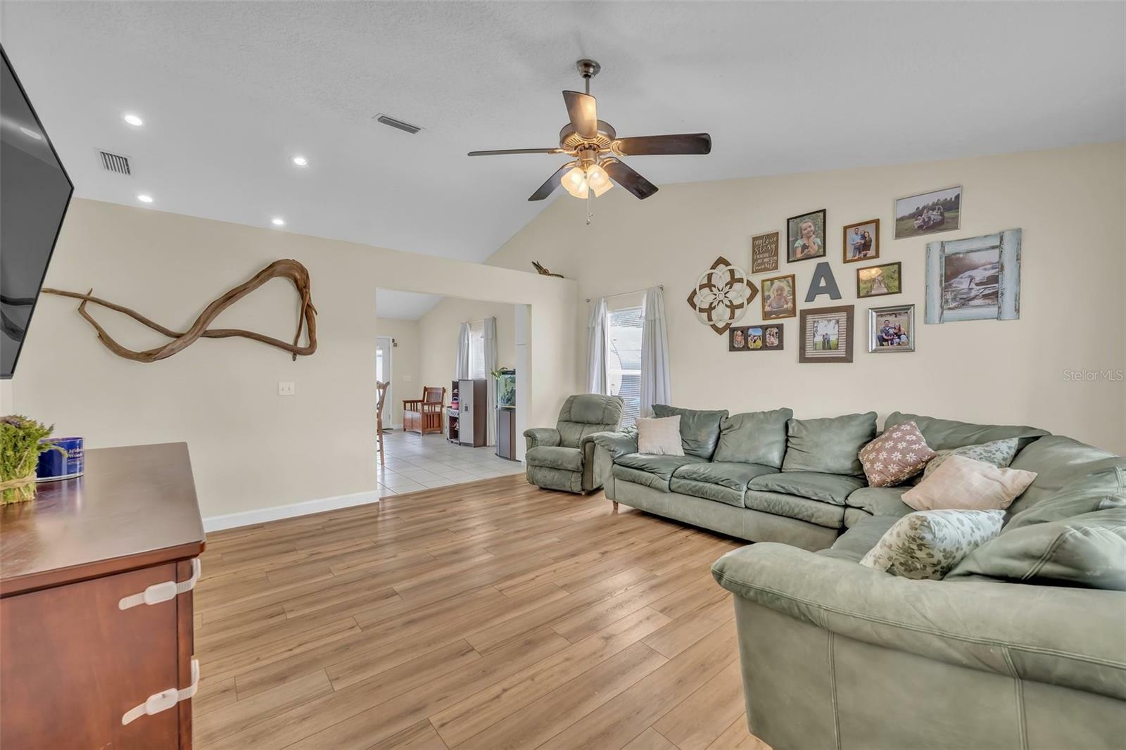 Property Photo: 2819 Conway Gardens Road FL 32806