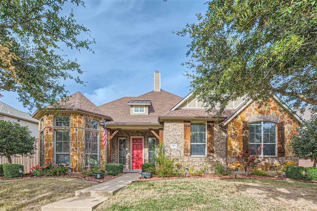 Property Photo:  727 Fairfax Lane  TX 75087 