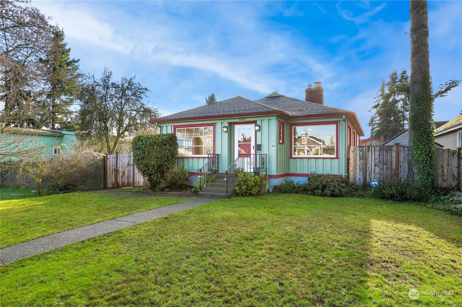 Property Photo:  2512 S Melrose Street  WA 98405 