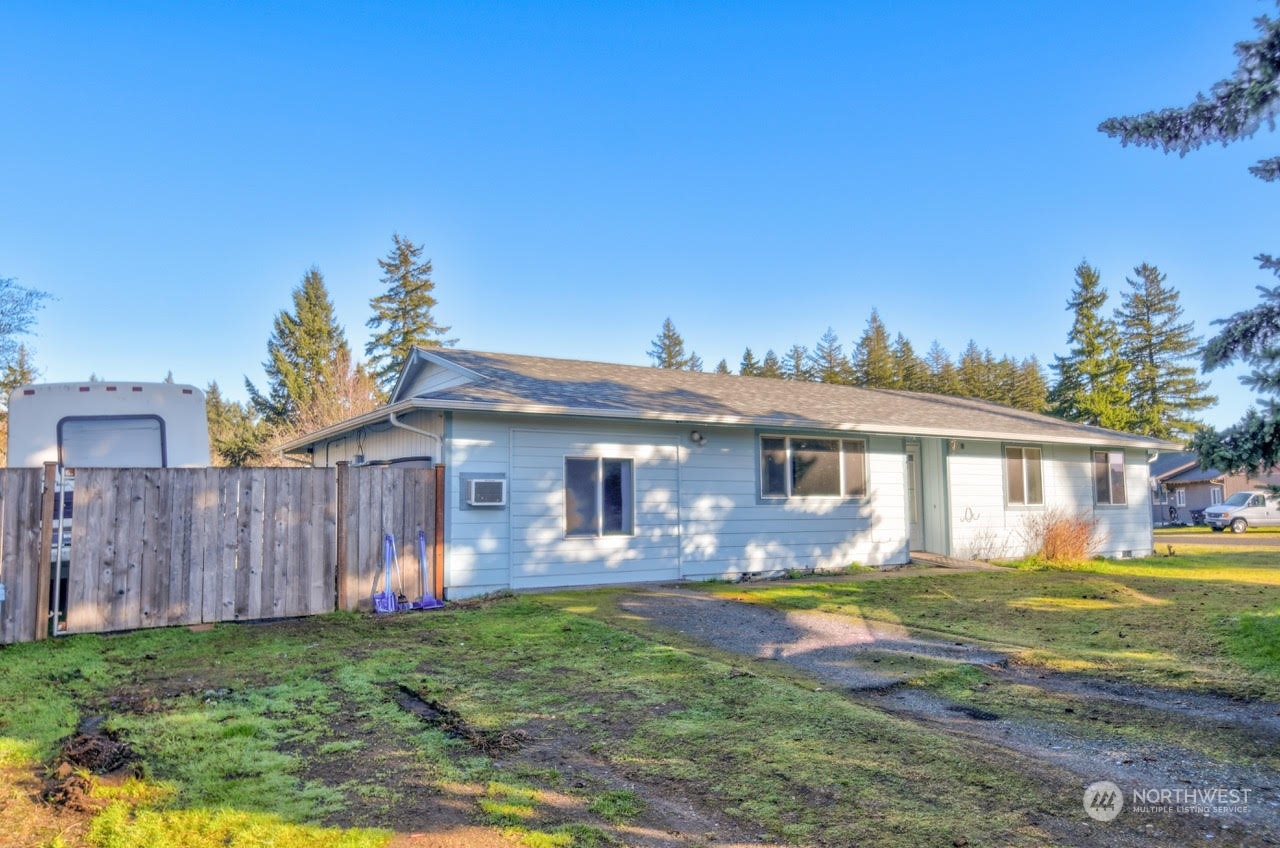 Property Photo:  402 California Avenue N  WA 98576 