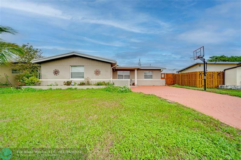 Property Photo:  8941 NW 24th Pl  FL 33322 