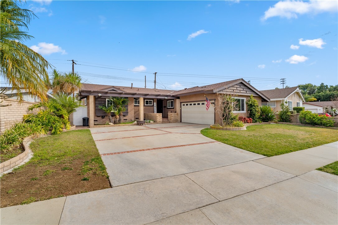 Property Photo: 11628 Groveside Avenue CA 90604