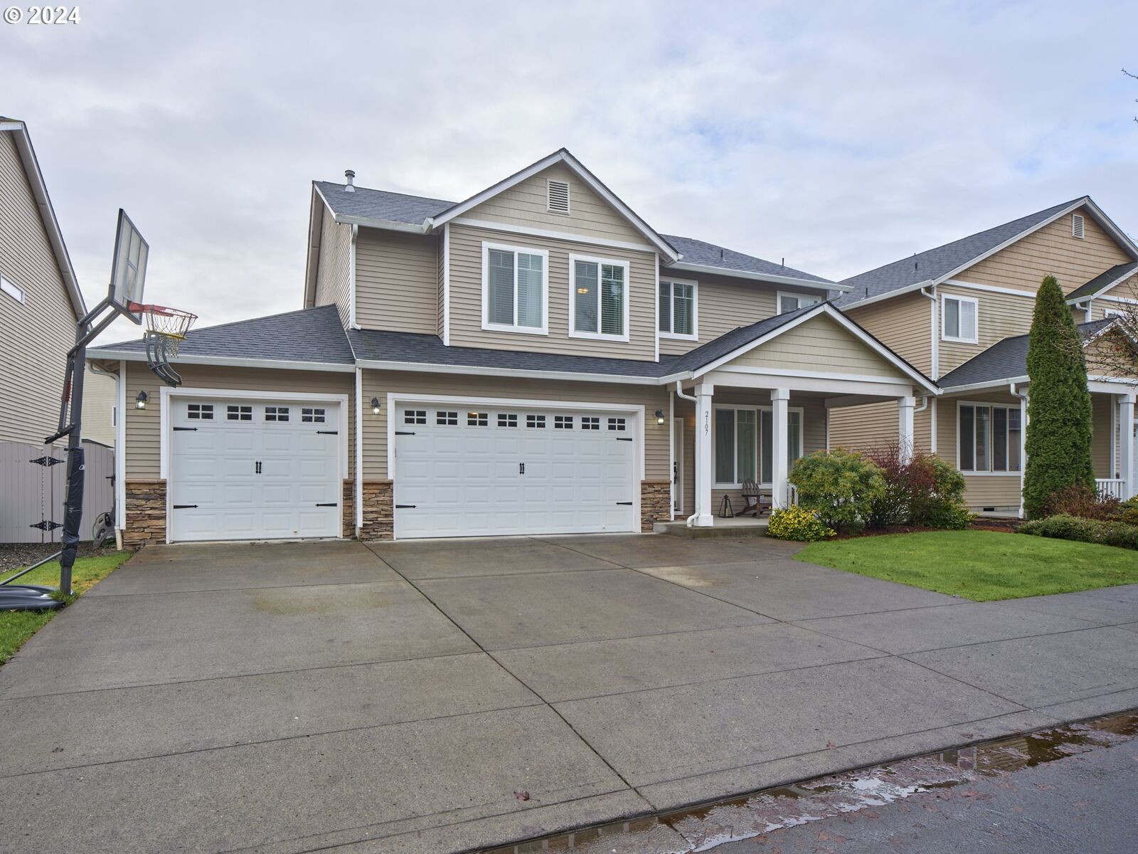 Property Photo: 2107 NW 7th St WA 98604