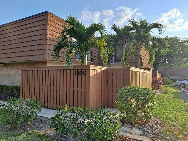 Property Photo: 3900 County Line Road 16A FL 33469