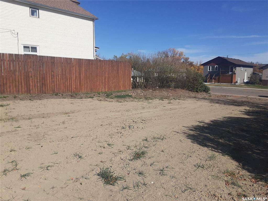 Property Photo:  346 4th Avenue NW  SK S9H 0V1 