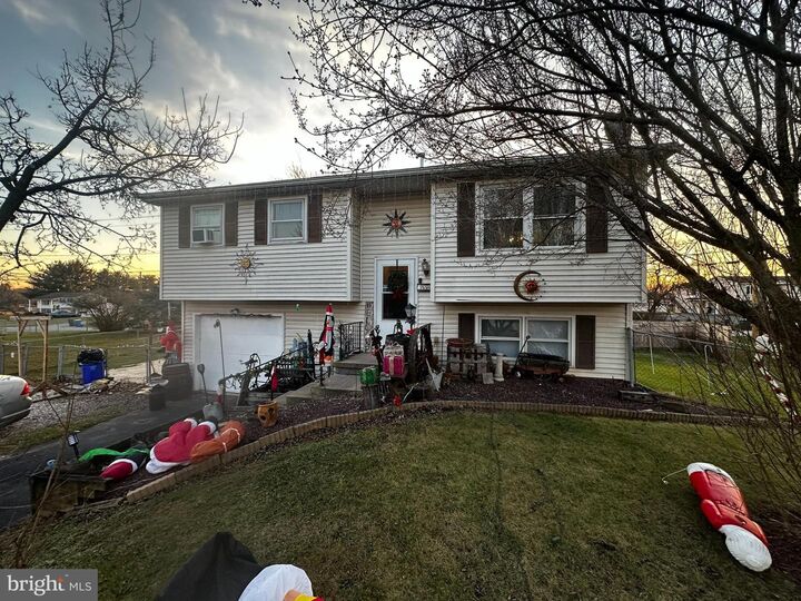 3383 Night In Gale Circle  Dover PA 17315 photo