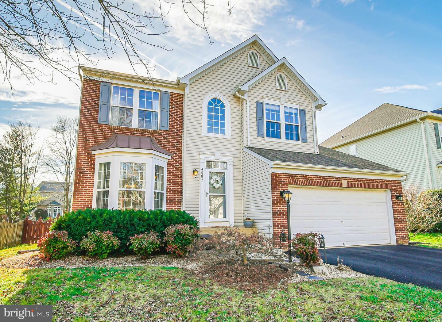 Property Photo:  43397 Sperrin Court  VA 20147 