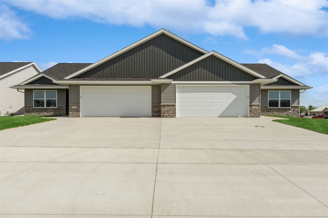 Property Photo:  520 Driftwood Lane  IA 52206 