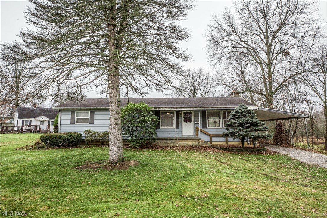 Property Photo:  492 Park SE  OH 44613 