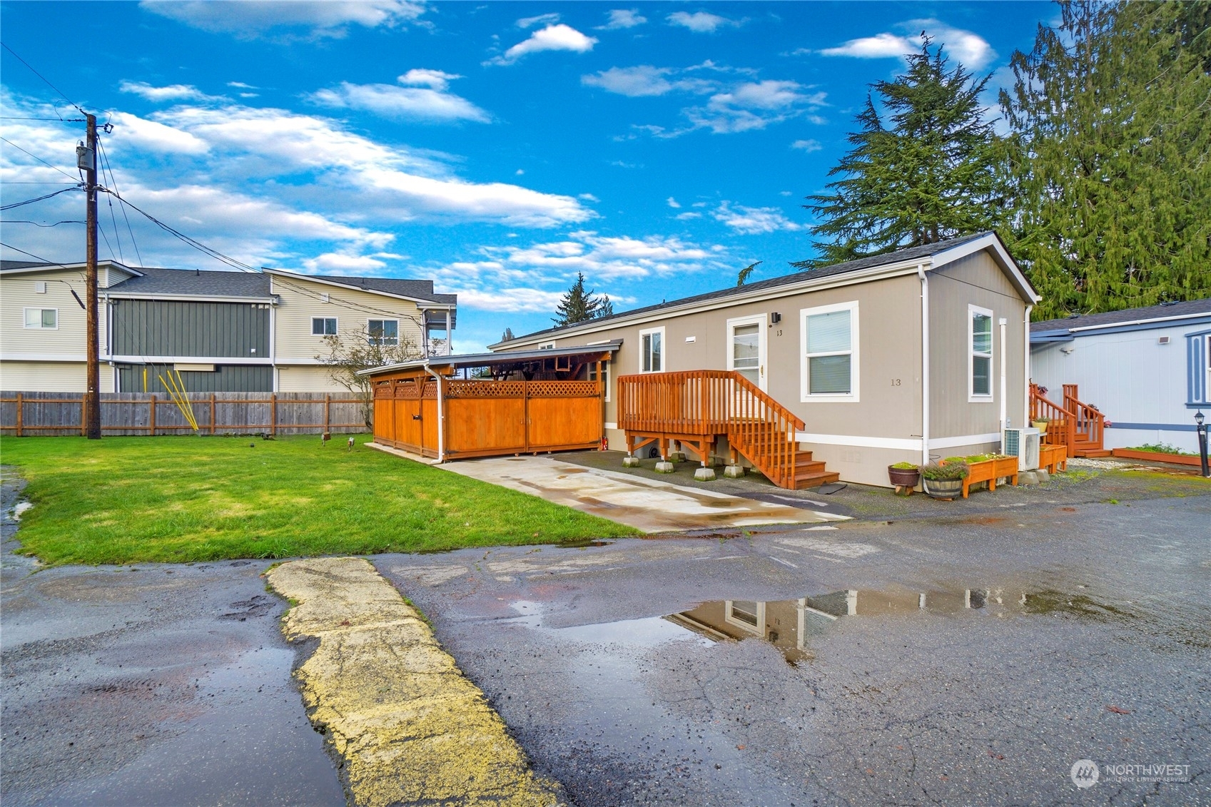 Property Photo:  18501 52nd Avenue W 13  WA 98037 