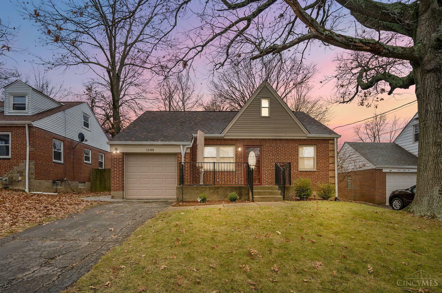Property Photo: 1233 W Galbraith Road OH 45231