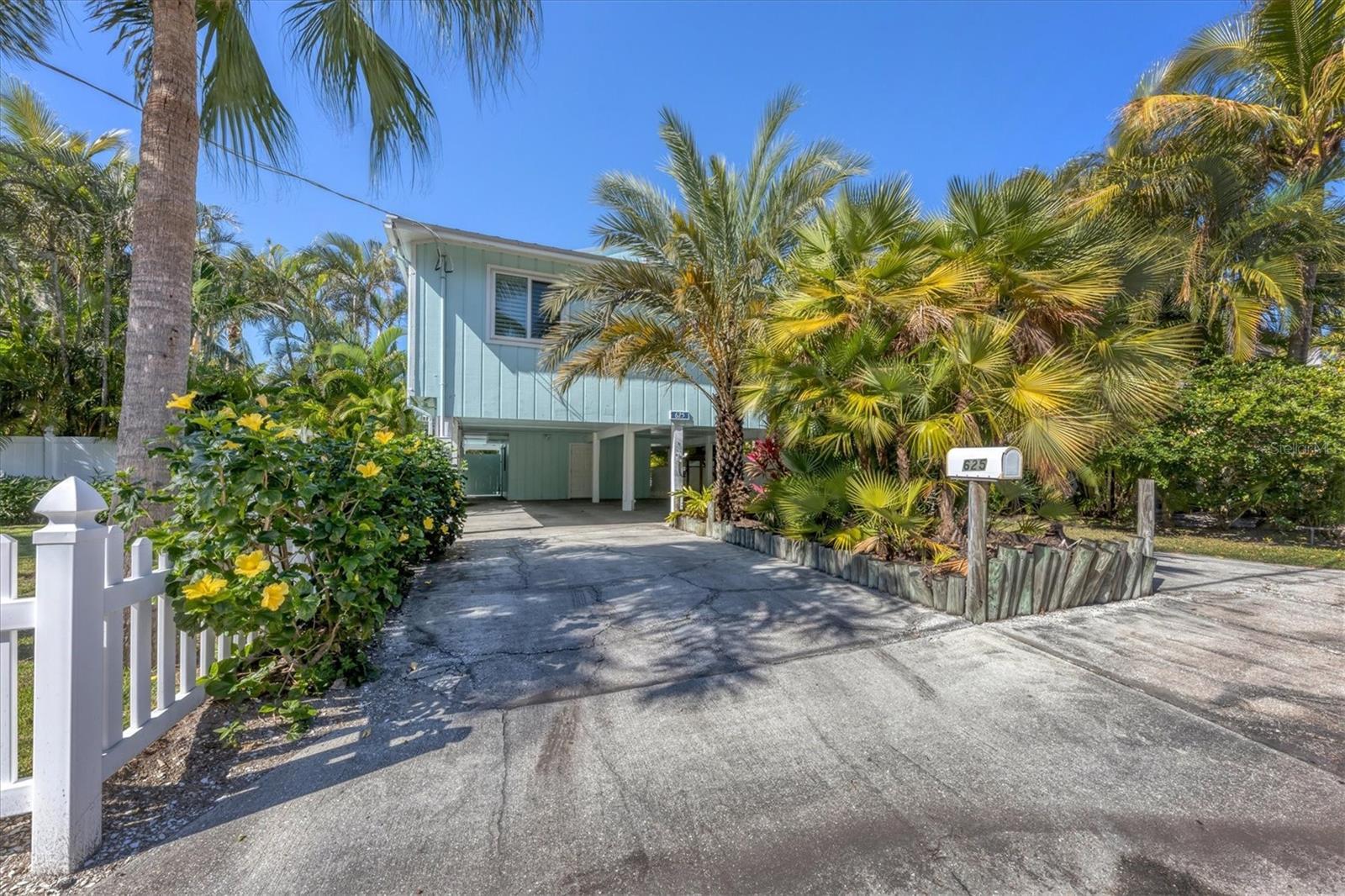 Property Photo:  625 Norton Street  FL 34228 
