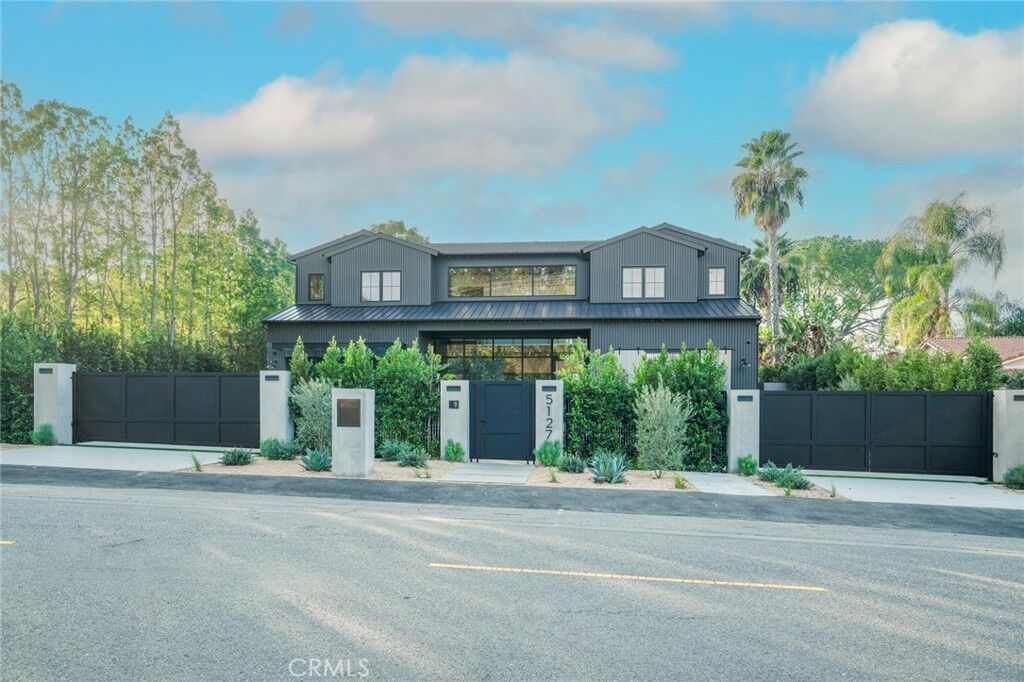 Property Photo:  5127 Tampa Avenue  CA 91356 