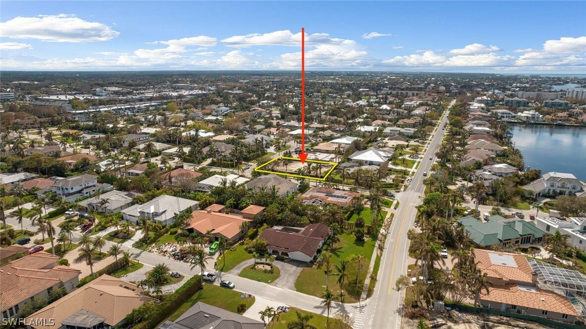 Property Photo:  506 Neapolitan Lane  FL 34103 