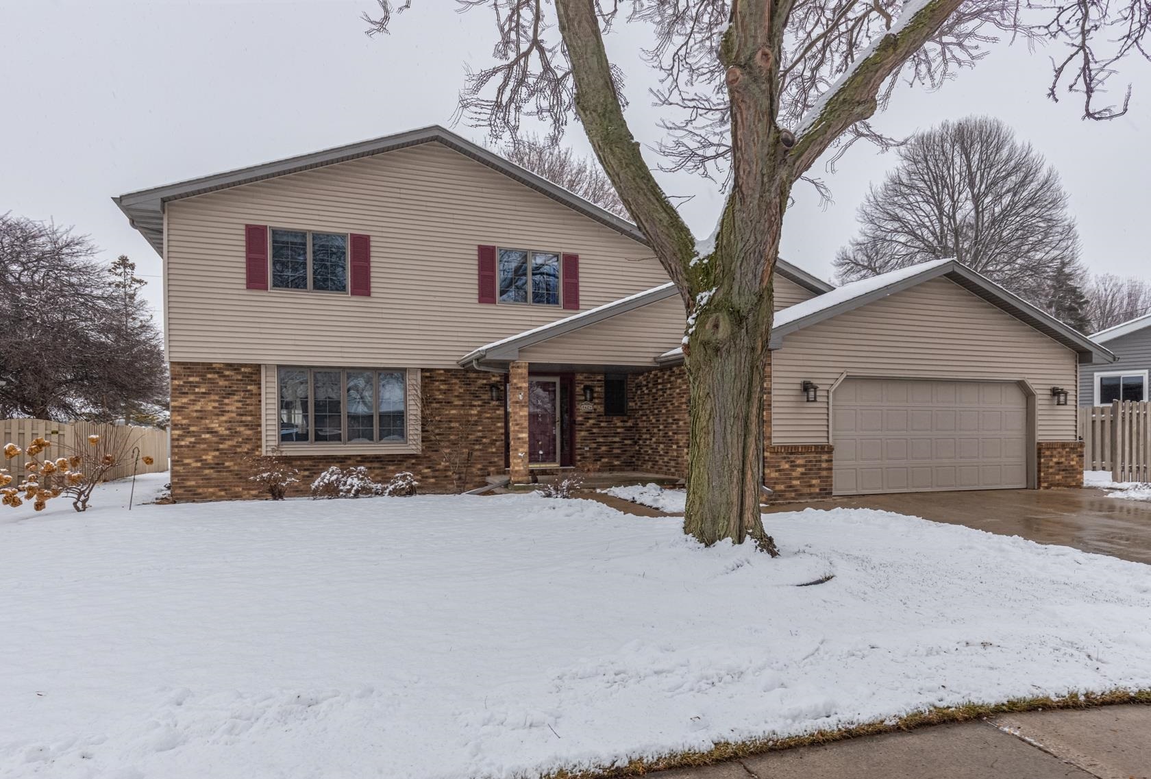 Property Photo:  1624 S Fidelis Street  WI 54915 