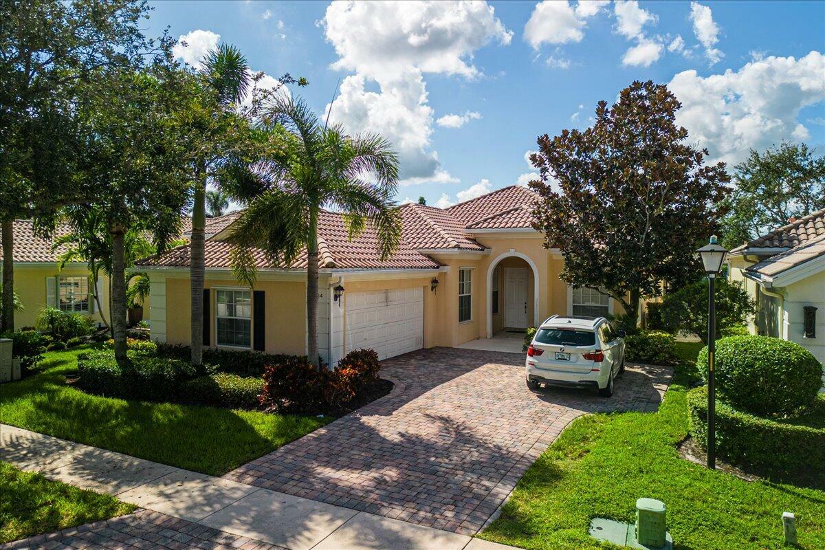 Property Photo:  8264 Pine Cay Road  FL 33414 