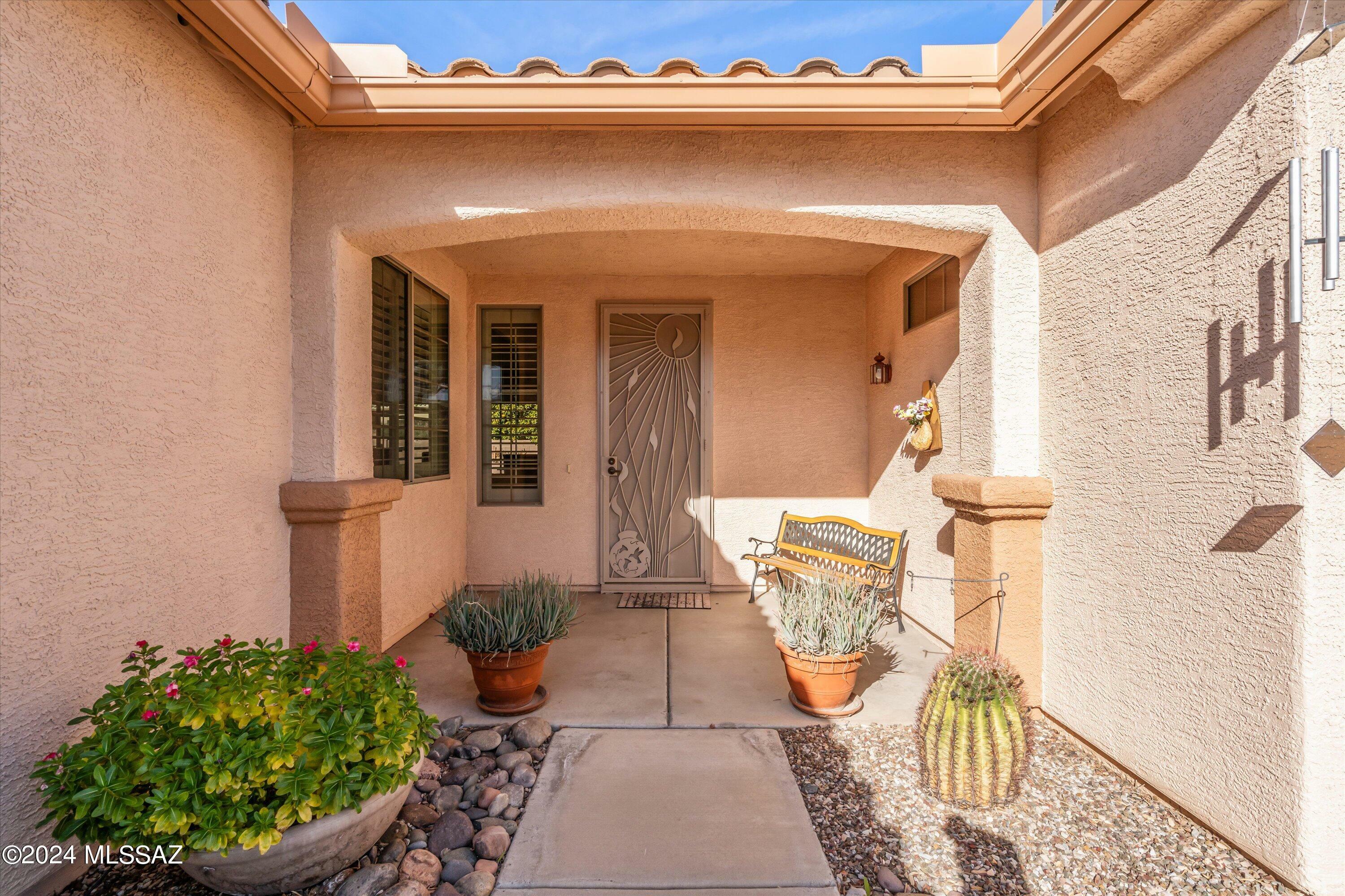 Property Photo:  7686 W Desert Cactus Way  AZ 85743 
