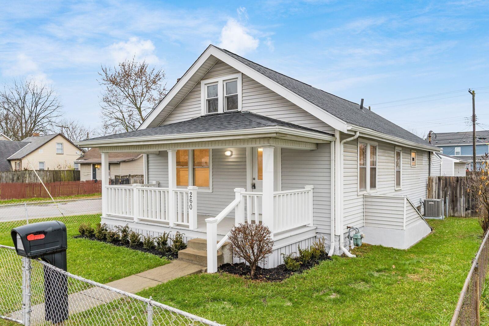 Property Photo:  260 Delray Road  OH 43207 