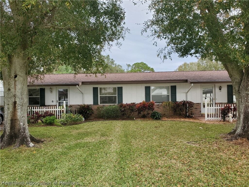 Property Photo: 129 Ida Avenue FL 33852