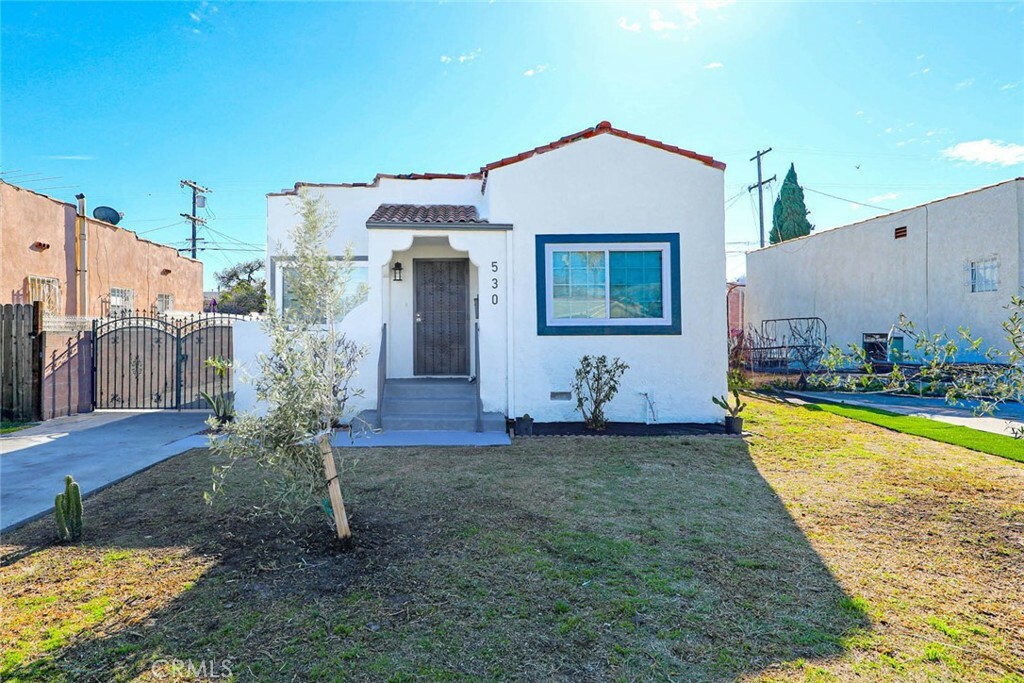 Property Photo:  530 W 105th Street  CA 90044 