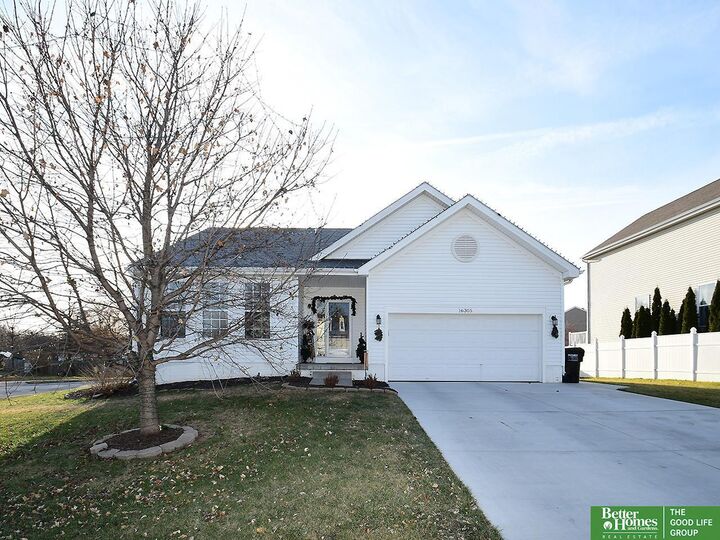 4 bed Omaha home for sale 16305 Sherwood Avenue, Omaha, NE 68116