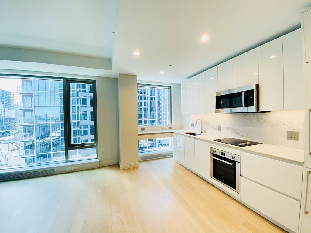 Property Photo:  133 Seaport Blvd 1221  MA 02210 