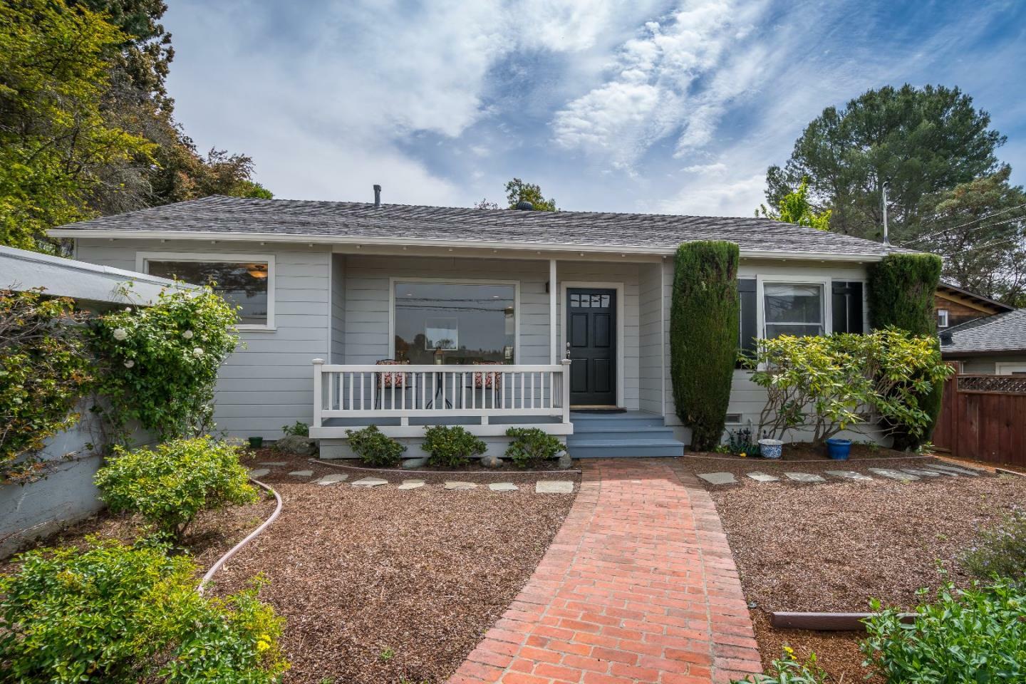 Property Photo:  350 Lakeview Way  CA 94062 