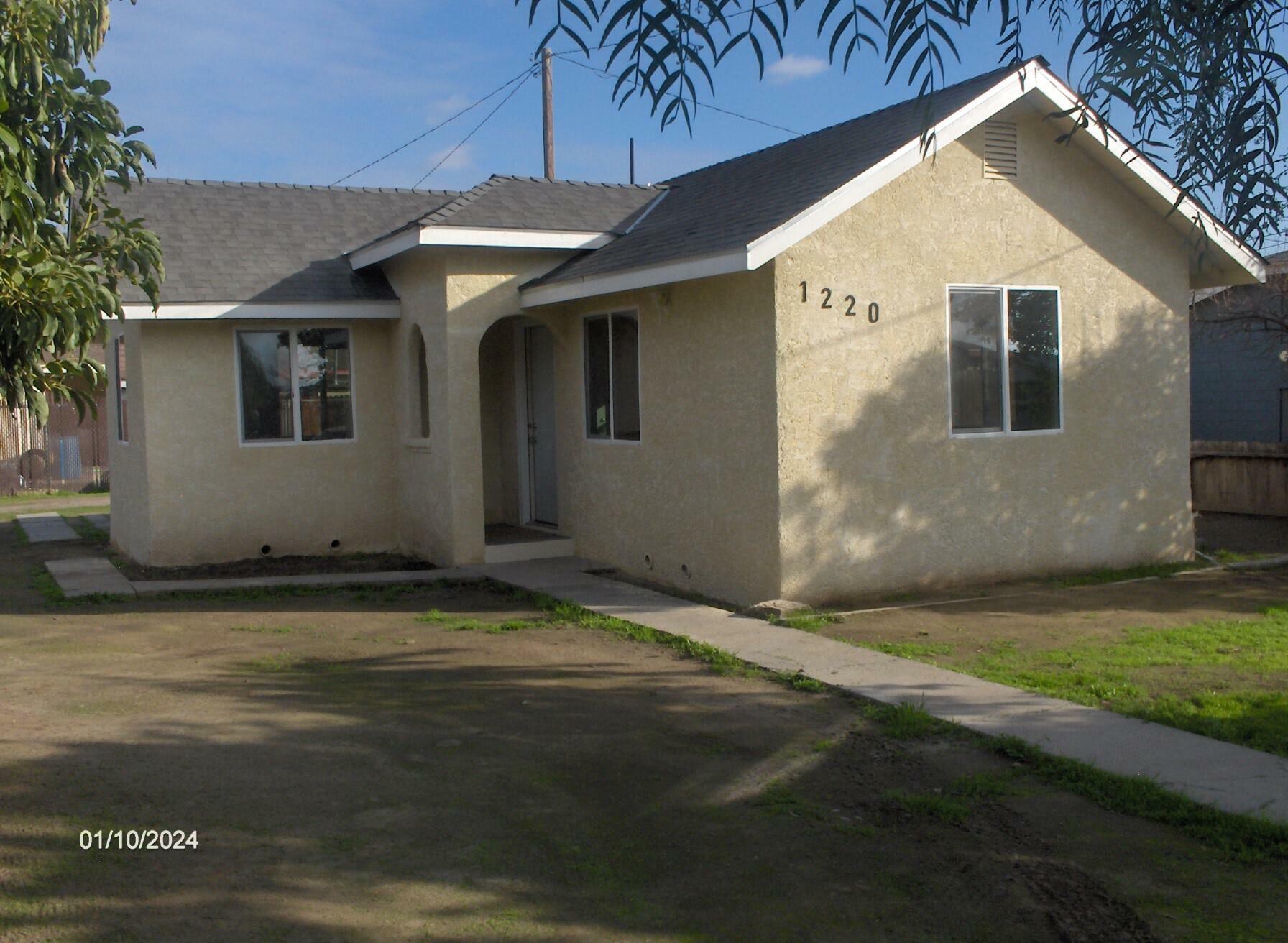 Property Photo:  1220 N Divisadero Street  CA 93291 