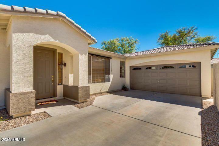 Property Photo:  201 W Beechnut Place  AZ 85248 