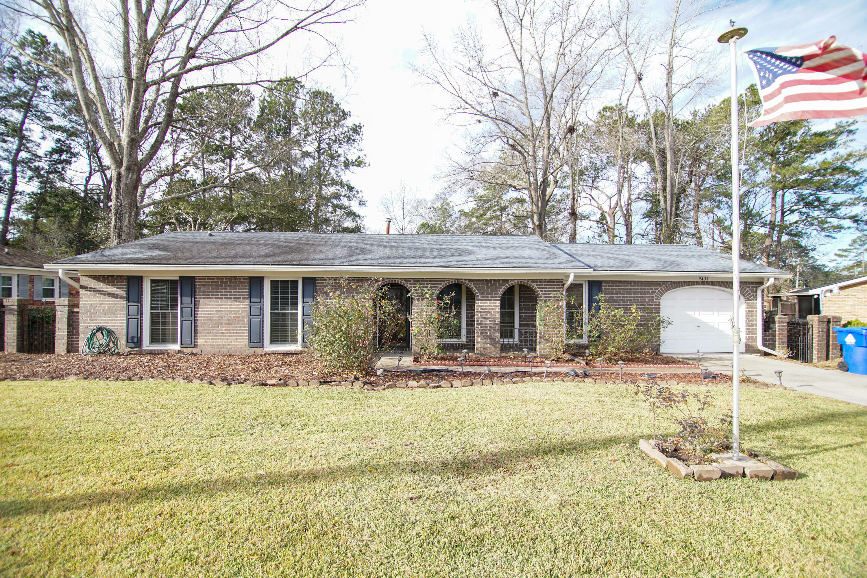 8431 Deerwood Drive  North Charleston SC 29406 photo