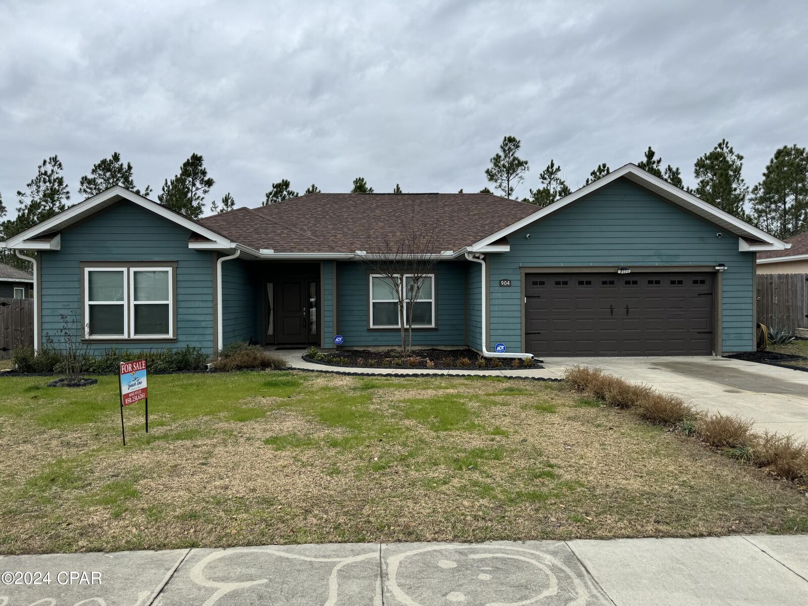 Property Photo: 904 Amber Way Way FL 32404