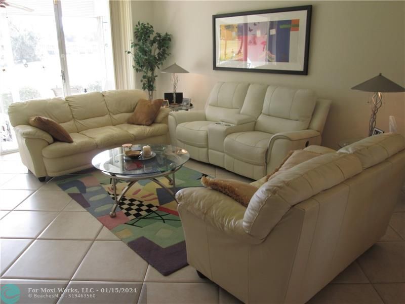 Property Photo:  802 Cypress Grove Ln 110  FL 33069