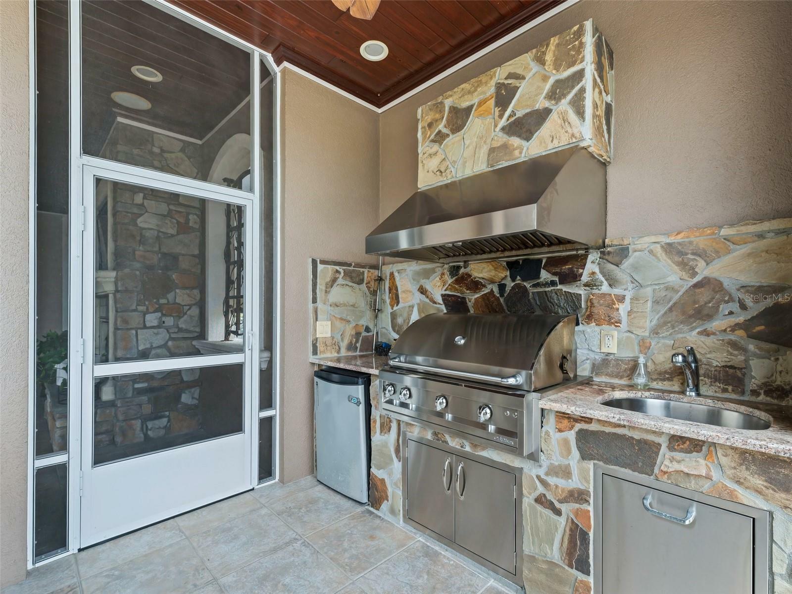 Property Photo: 9201 NW 19th Street FL 34785