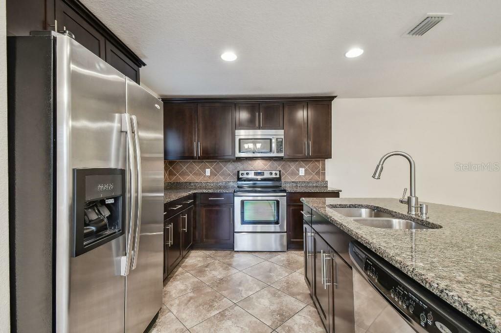 Property Photo:  2750 Birchcreek Drive  FL 33544 