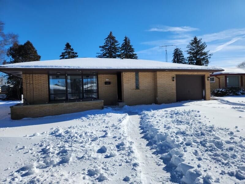 Property Photo: 2723 S 15th St WI 53081