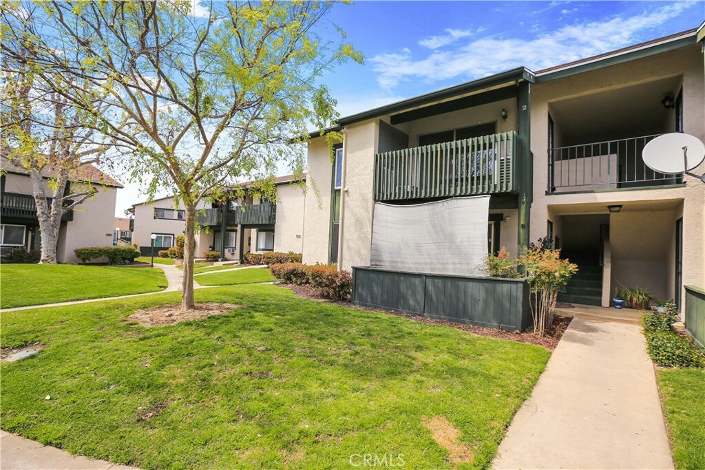 Property Photo:  23248 Orange Avenue 2  CA 92630 