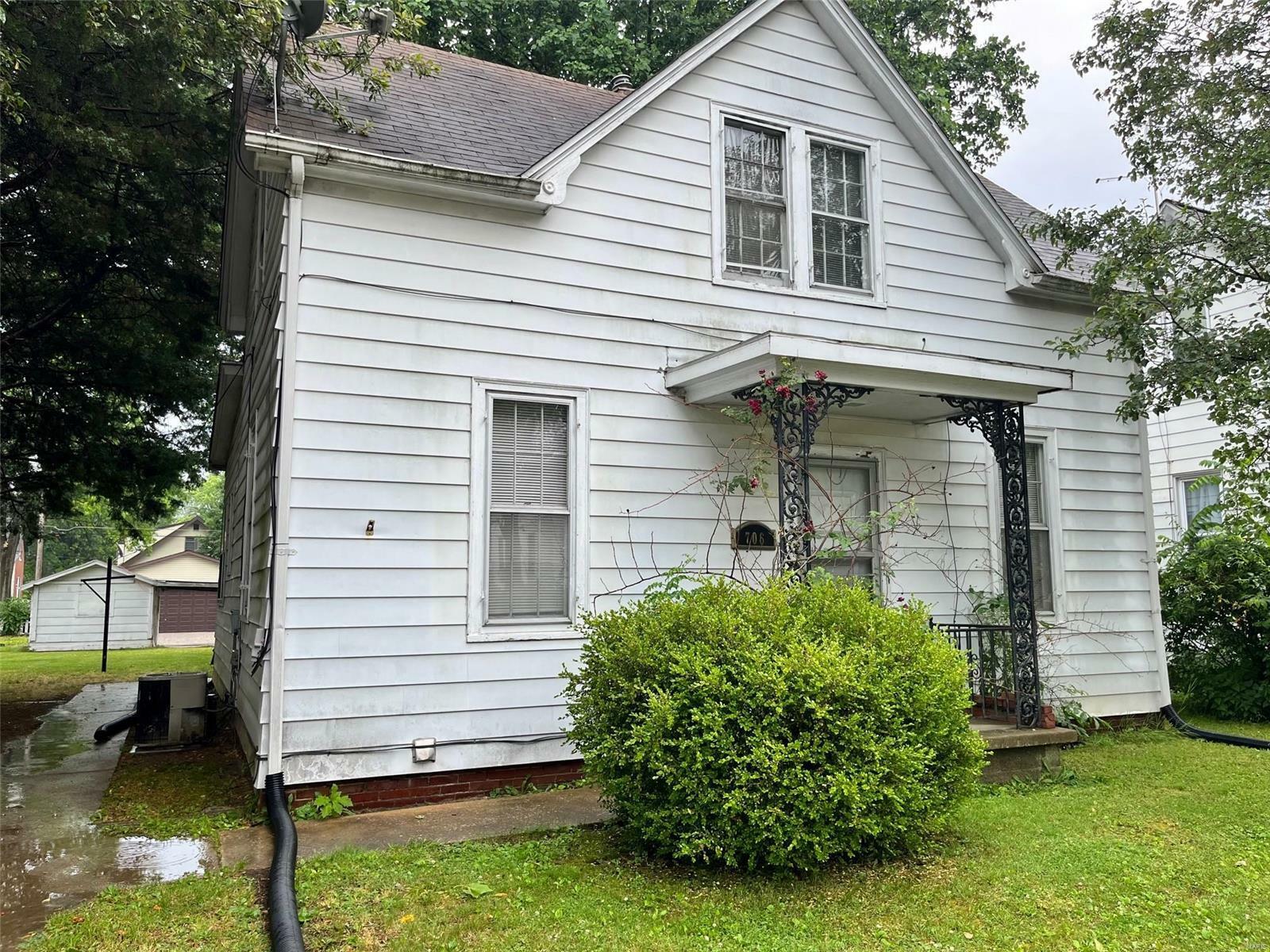 Property Photo:  706 Lebanon Avenue  IL 62221 